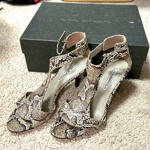 Never worn Via Spiga sandals